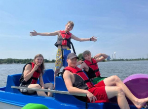 Wycieczka nad jezioro w Gosławicach zorganizowana dla 1 grupy chłopców