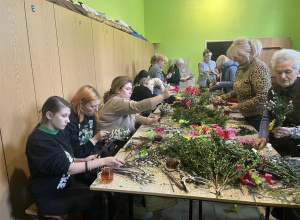 Bukiety z palemek z Kołem Caritas