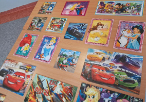 Zdjęcie prezentujące ułożone puzzle