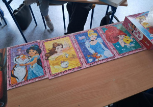 Zdjęcie prezentujące ułożone puzzle