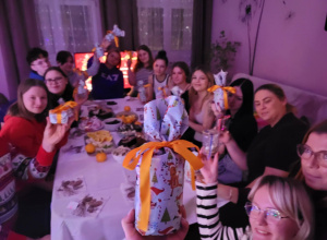 Dzień Świeczusi czyli wspólne z spotkanie przy choince w grupie 3